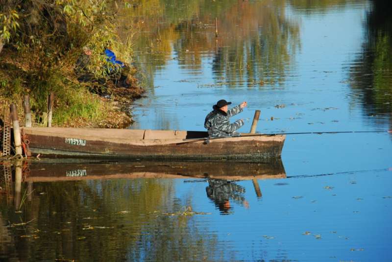 Рыбалка осенью с лодки